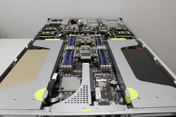Сборка GPGPU-сервера ASUS ESC4000-E10 с Intel Xeon