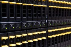 Услуги по сборке дисковых полок: увеличьте объем и скорость хранения данных с нашей помощью
