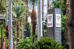 Безопасность в публичных Wi-Fi: советы по защите данных