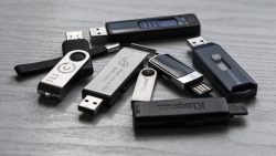 Не только облако: зачем нужен USB-накопитель и как его выбрать