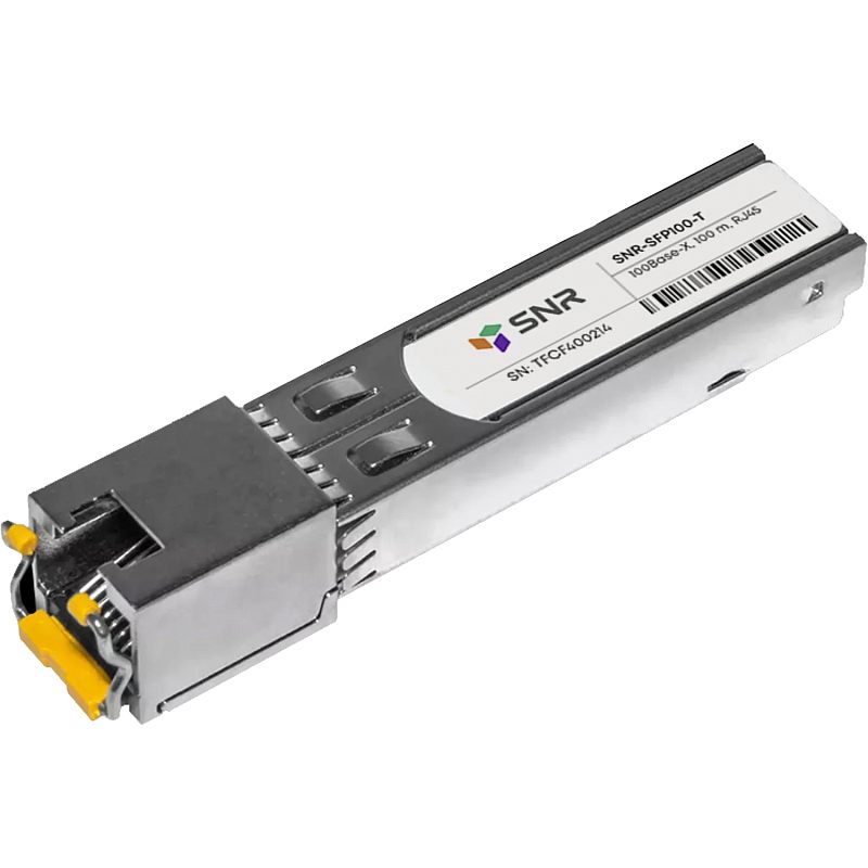 Фото-1 Трансивер SNR SFP витая пара SNR‑SFP100‑T — вид под углом сверху; металлический серебристо‑серый корпус, крупная верхняя этикетка SNR‑SFP100‑T со штрихкодом, спереди порт RJ45 с жёлтой защитной вставкой и жёлтым фиксатором; на белом фоне, показывает разъём для подключения витой пары в слот SFP.