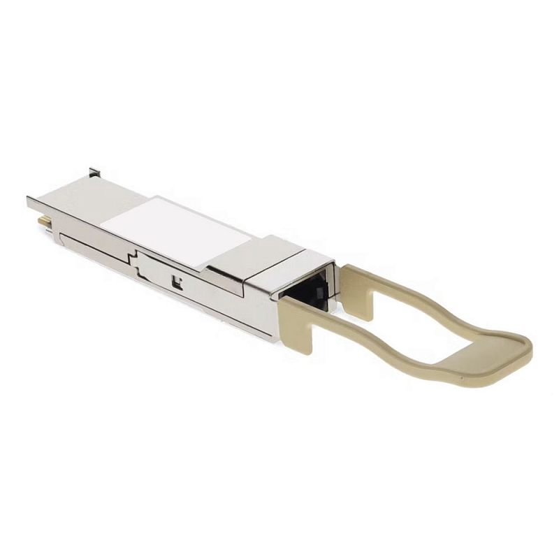 Фото-1 Трансивер Cisco SFP‑10/25G‑CSR‑S, вид сбоку: металлический корпус с площадкой под этикетку, спереди чёрная часть разъёма и бежевая вытяжная петля, на боковой грани вырезы фиксатора. Серебристый корпус с бежевым и чёрным элементами, на белом фоне; важно для страницы как внешний вид SFP‑модуля для установки в сетевой порт.