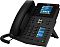 Фото-2 IP-телефон Fanvil X4U, ракурс спереди-слева; чёрный корпус, верхний цветной экран, дополнительный боковой экран и клавиши линий с индикаторами, трубка с витым шнуром — помогает оценить угол наклона и компоновку клавиш на панели.