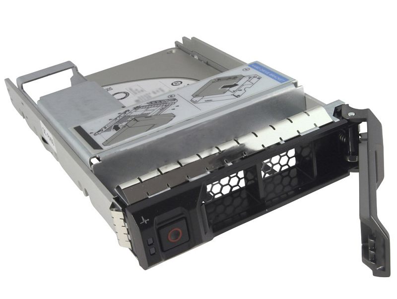 Фото-1 SSD Dell PowerEdge Read Intensive 1.92 ТБ, вид спереди под углом: накопитель установлен в металлическую салазку 3.5 дюйма с чёрной фронтальной панелью, решёткой, кнопкой-фиксатором и откинутой ручкой; изображение показывает серверное исполнение в корзине для страницы товара.