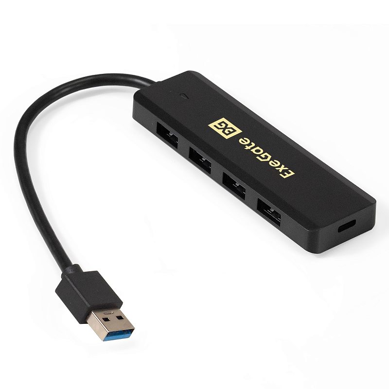 Фото-1 USB-хаб ExeGate DUB-4P-1, вид под углом: четыре порта USB-A на боковой панели, кабель со штекером USB-A, на торце разъём USB-C, чёрный