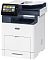 Фото-2 МФУ Xerox VersaLink B605, вид спереди под углом; бело-синий корпус, сенсорный экран слева, сверху автоподатчик, на боковой панели видна вентиляционная решётка; на белом фоне для страницы товара, чтобы показать форму корпуса и расположение экрана.