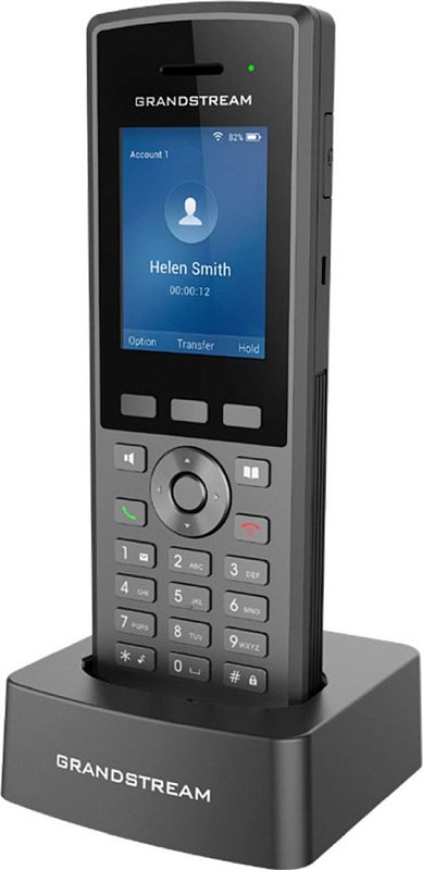 Фото-1 IP-телефон Grandstream WP825, чёрный, вид спереди на беспроводную трубку в зарядной базе; видны цветной экран, три софт-клавиши под дисплеем, круглый навигационный блок и цифровая клавиатура; фото показывает формат переносного SIP-телефона с док-станцией для карточки товара.
