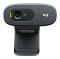 Фото-3 Веб-камера Logitech C270, фронтальный вид: объектив слева с зелёным индикатором, надпись 720p и отверстия микрофона, клипса под корпусом, тёмно‑серый.