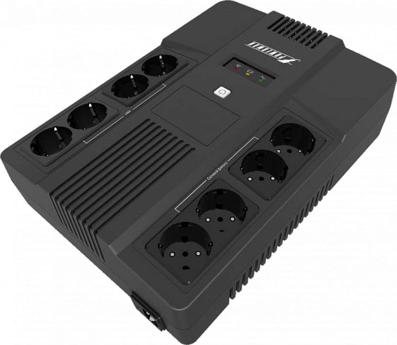 Фото-1 ИБП Powerman Brick 1000, вид сверху под углом; корпус формата настольной станции с восемью евророзетками по бокам, центральной кнопкой питания, светодиодными индикаторами и вентиляционными рёбрами; чёрный корпус на светлом фоне для карточки товара и показа компоновки розеток.
