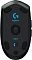 Фото-6 Беспроводная мышь Logitech G304 Lightspeed, чёрный, вид снизу; показаны оптический сенсор, четыре ножки скольжения, нижняя кнопка и маркировка G304 с логотипом logitech; габариты 62.1 × 116.6 × 38.2 мм, вес брутто 0.3 кг; на белом фоне для страницы товара, чтобы показать основание и опорные элементы.