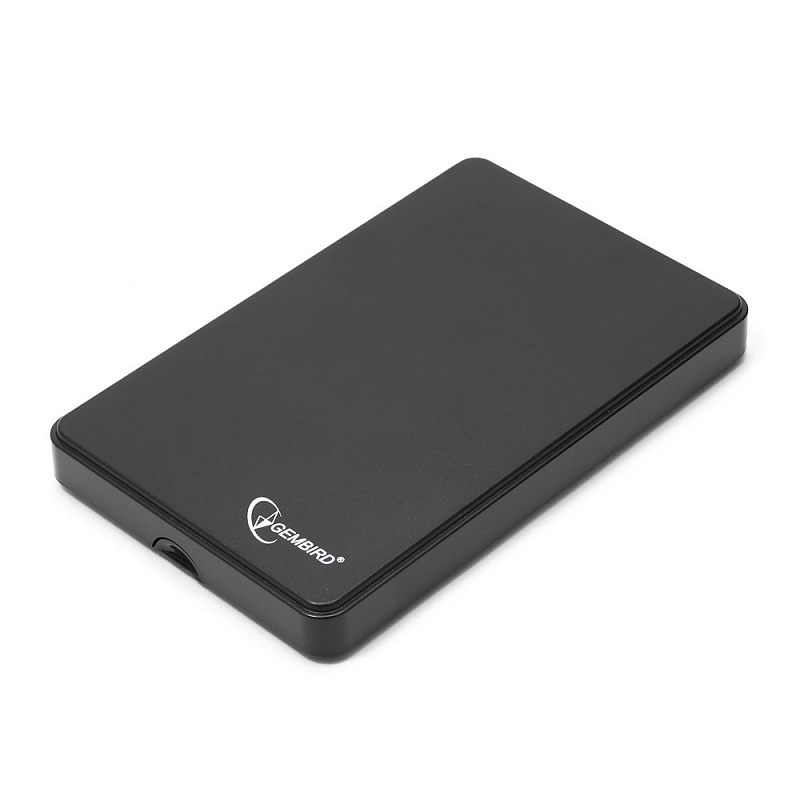 Фото-1 Внешний корпус для HDD 2.5" Gembird EE2-U2S-40P, общий вид под углом: гладкая чёрная крышка с логотипом в углу, скруглённые края, вырез под разъём на торце на белом фоне — чтобы увидеть форму корпуса и место подключения.