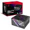 Фото-15 Блок питания для ПК ASUS ROG Strix 1000W Platinum, коробка и устройство на одном фото. Видна чёрно-красная упаковка с надписью ROG STRIX 1000W PLATINUM и рядом сам блок питания с боковой маркировкой 1000W и декоративной решёткой. Изображение важно для карточки товара, так как показывает упаковку и внешний вид модели вместе.