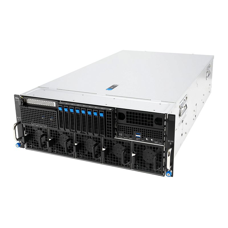 Фото-1 Серверная платформа ASUS ESC8000A-E13P — общий вид спереди под углом; на фронтальной панели ряд hot‑swap лотков 2.5" с синими защёлками и секции вентиляционных решёток; корпус серебристый, лицевая часть чёрная; важно для визуальной идентификации GPU‑сервера на странице товара.