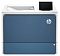 Фото-1 Цветной лазерный принтер HP Color LaserJet Enterprise 5700dn, фронтальный вид: две синие передние панели и верхняя крышка с выходной зоной, сверху установлен наклонный сенсорный экран; белый корпус на светлом фоне &mdash; важно для идентификации модели и компоновки фронтальных крышек.