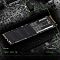 Фото-5 SSD Digma Mega S3 M.2 2280 1TB, промо-изображение на фоне печатной платы; чёрный накопитель показан лицевой стороной, видны микросхемы памяти, наклейка Digma и золотистый разъём M.2, внизу указаны TBW 480 ТБ и поддержка NVMe; фото важно для страницы товара, потому что показывает внешний вид и вынесенные параметры.