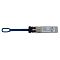 Фото-1 Трансивер Brocade XBR‑000498 SFP+, вид сбоку в профиль: длинная синяя вытяжная петля, на корпусе наклейка Brocade с маркировкой и QR‑кодом, у разъёмной части чёрный элемент фиксации. Серебристый корпус с синим элементом, предметная съёмка на белом фоне; помогает идентифицировать SFP+‑модуль по маркировке и механизму извлечения.
