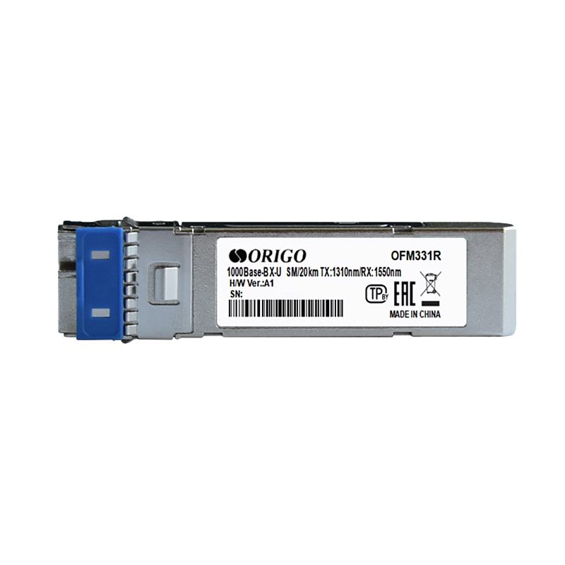 Фото-1 Трансивер SFP ORIGO OFM331R, вид сбоку: металлический корпус с синей защитной заглушкой на торце и наклейкой с маркировкой «1000Base‑BX‑U SM/20km TX:1310nm RX:1550nm», штрих‑код и значок EAC. На белом фоне для точной идентификации модели и проверки типа линии на странице товара.