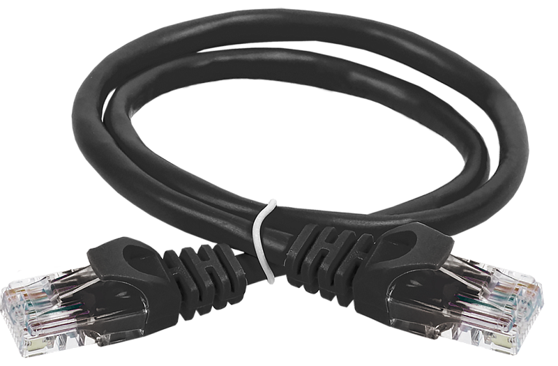 Фото-1 Патч-корд IEK UTP Cat 5e PC09-C5EU-2M, чёрный, 2 м — общий вид кабеля в кольце на тёмном фоне; видны два прозрачных коннектора RJ45, чёрная оболочка и литые колпачки. Изображение помогает оценить цвет, длину и исполнение кабеля на странице товара.