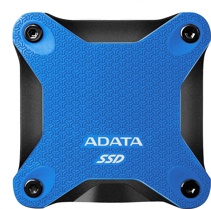 Фото-1 Внешний SSD ADATA SD620 512 ГБ, вид сверху: синяя рельефная панель с логотипом ADATA SSD, четыре винта по углам, чёрная рамка корпуса на белом фоне; важно для визуальной идентификации модели и цвета.