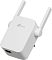 Фото-5 Wi‑Fi усилитель TP-Link RE305 &mdash; вид снизу под углом; белый корпус с двумя антеннами, порт Ethernet (RJ‑45) на нижней грани; важно для понимания расположения разъёма проводного подключения.