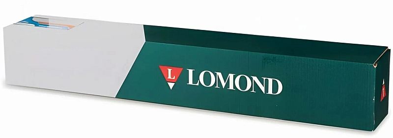 Фото-1 Рулон винила Lomond 24 610 мм, вид коробки спереди под углом. На фото длинная прямоугольная коробка бело-зелёного цвета с крупным логотипом Lomond и откидной крышкой на торце. Изображение показывает упаковку рулонного материала для страницы товара.