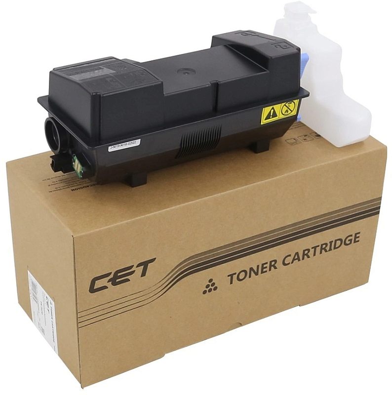 Фото-1 Тонер-картридж CET TK-3430, чёрный, фото комплекта под углом; на коробке CET Toner Cartridge размещён чёрный картридж с боковым чипом, круглым посадочным отверстием, жёлтыми предупреждающими наклейками и белой защитной вставкой; изображение показывает конструкцию и упаковку расходника на странице товара.