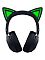 Фото-2 Наушники Razer Kraken Kitty V2 BT, чёрная гарнитура, вид спереди; видны симметричные амбушюры, широкое оголовье и подсвеченные ушки на верхней дуге; фото важно для страницы товара, потому что показывает посадку чашек и форму оголовья.