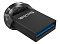Фото-2 USB‑накопитель SanDisk Ultra Fit 16GB (SDCZ430), чёрный — вид под углом со стороны разъёма: внутри разъёма USB‑A синяя вставка, прозрачный колпачок сдвинут назад, на белом фоне; важно для страницы, чтобы показать разъём и цвет вставки.