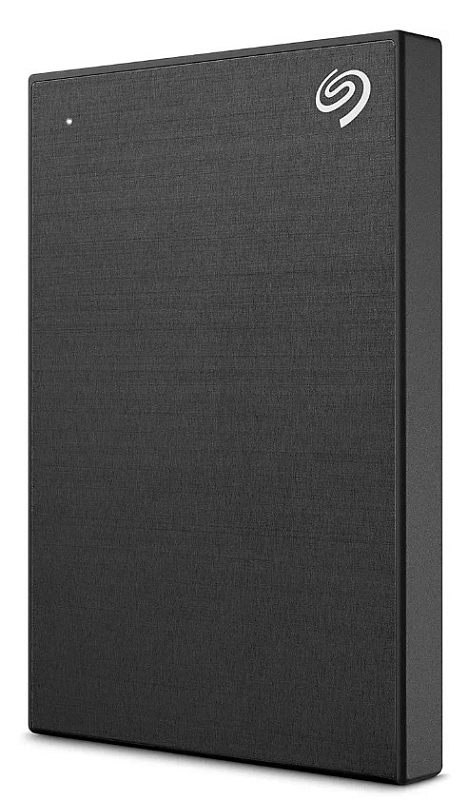 Фото-1 Внешний HDD Seagate One Touch 1 ТБ, ракурс под углом: чёрный прямоугольный корпус с тканевой текстурой на лицевой панели, логотип Seagate в правом верхнем углу, небольшая точка‑индикатор слева; важно для визуальной идентификации серии.