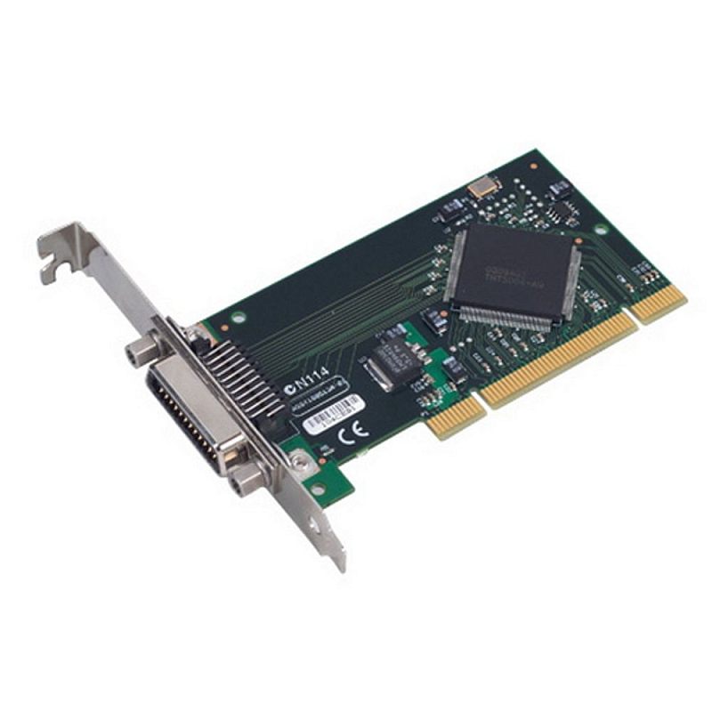 Фото-1 Интерфейсная плата Advantech PCI-1671UP-AE (IEEE 488.2), вид под углом: зелёная PCI-карта с низкопрофильной металлической планкой и разъёмом GPIB на планке; видны микросхемы и золотые контакты PCI. Снимок на белом фоне; важно, так как показывает тип внешнего разъёма и низкопрофильный форм-фактор для установки в ПК.