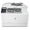 Фото-2 МФУ HP Color LaserJet Pro M183fw, фронтальный вид; белый корпус с логотипом HP, слева панель управления с экраном и клавиатурой, сверху автоподатчик, лист в выходном проёме; на белом фоне, чтобы идентифицировать модель и расположение выхода бумаги.