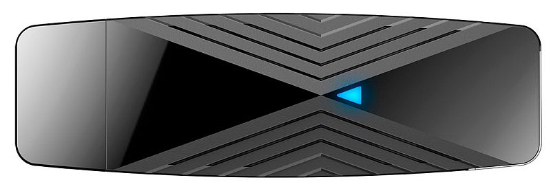 Фото-1 USB Wi‑Fi адаптер D‑Link DWA‑X1850, вид сверху; вытянутый корпус чёрно‑серого цвета с глянцевой вставкой и рельефным рисунком «X», световой индикатор в виде синего треугольника; на белом фоне для распознавания внешнего вида устройства на странице товара.