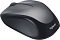 Фото-2 Беспроводная мышь Logitech M235, серый корпус, боковой вид под углом; видны тёмная боковая вставка, плавный изгиб спинки и логотип Logitech на задней части; изображение на белом фоне для страницы товара и выбора формы корпуса.