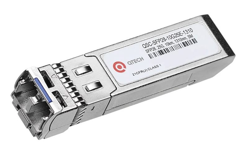 Фото-1 Трансивер QTECH QSC-SFP28-10G25E-1310 — вид под углом; серебристый корпус, белая наклейка с маркировкой «1310», синий элемент фиксации у разъёма, металлический передний интерфейс. Помогает идентифицировать модель SFP28 по маркировке и конструкции фиксатора.