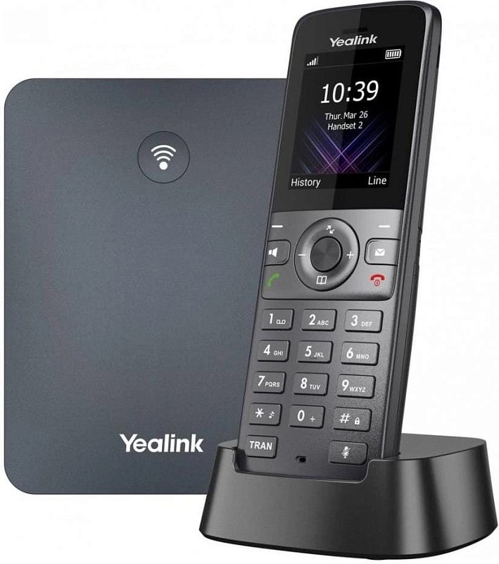 Фото-1 IP-DECT комплект Yealink W74P, вид спереди: базовая станция и трубка в зарядной подставке, цветной экран трубки и цифровая клавиатура, чёрный/графитовый цвет
