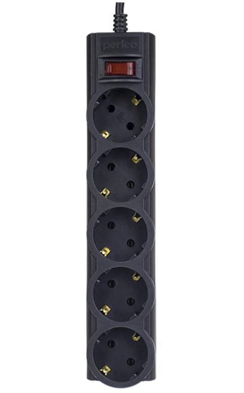 Фото-1 Сетевой фильтр Perfeo PowerX PF_A4716, чёрный, фронтальный вид: пять розеток расположены вертикально, сверху красный выключатель в прямоугольной рамке, на корпусе тиснёный логотип Perfeo и рёбра жёсткости между розетками; фото помогает увидеть лицевую конструкцию и органы включения на странице товара.