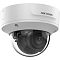 Фото-3 Камера видеонаблюдения Hikvision DS-2CD2783G2-IZS, ракурс 3/4; белый купольный корпус, затемнённый купол, объектив справа, внутри виден дополнительный модуль и элементы крепления.