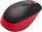 Фото-4 Беспроводная мышь Logitech M190, крупный план сверху; видны чёрная матовая верхняя панель, красное колесо прокрутки, красные боковины с диагональной текстурой и логотип logi, фото на белом фоне для страницы товара, чтобы показать отделку корпуса и форму спинки.