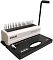Фото-3 Переплётчик Office Kit B2115L (A4), вид под углом слева: корпус с логотипом Office Kit, длинный ряд зубцов, рычаг с чёрной рукояткой справа и ограничитель бумаги на основании; чёрный/светло‑серый — показывает расположение органов управления.