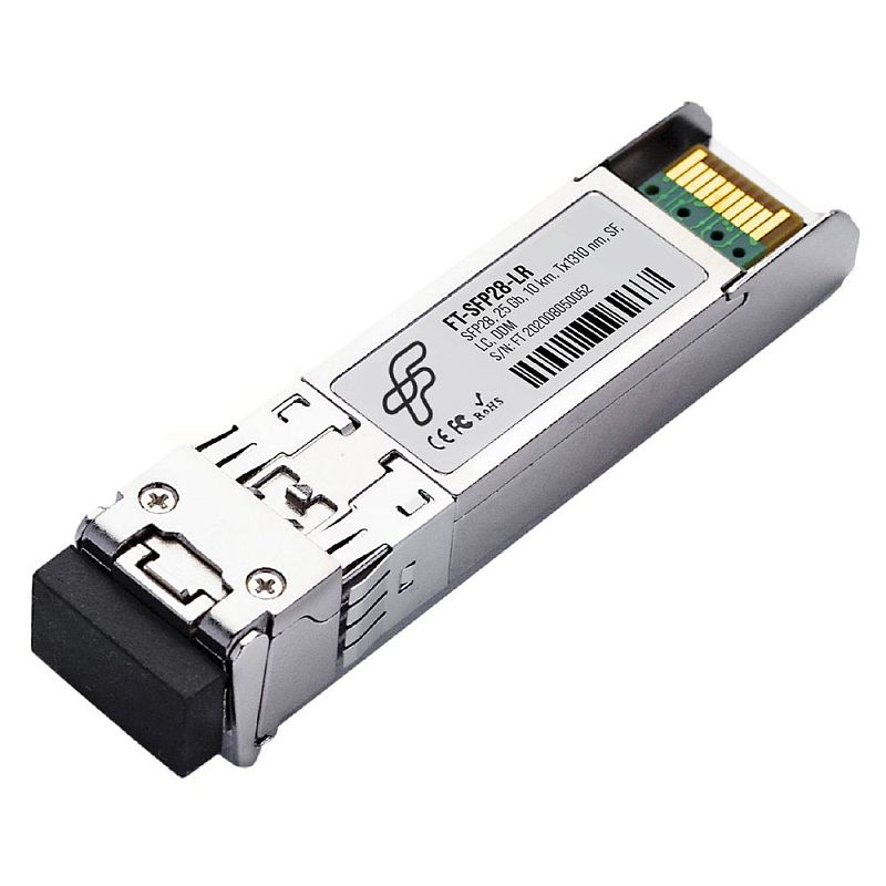 Фото-1 Трансивер FiberTrade FT-SFP28-LR-INT, вид под углом сверху; металлический модуль SFP28 с двумя оптическими портами LC под чёрной заглушкой, наклейка с маркировкой и штрих‑кодом, золотистые контактные площадки; студийное фото на белом фоне для идентификации разъёма и форм‑фактора на странице товара.