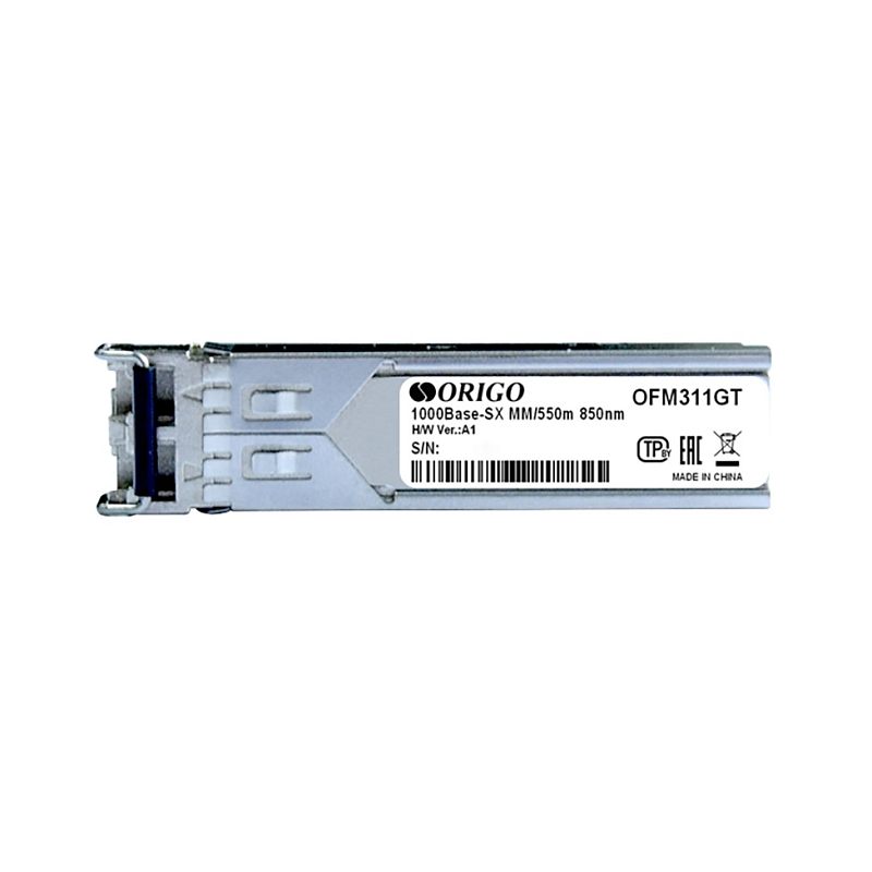 Фото-1 Трансивер SFP ORIGO OFM311GT, вид сбоку: на наклейке читается «OFM311GT» и «1000Base-SX MM/550m 850nm», на торце виден оптический порт и фиксатор. На белом фоне для карточки товара, чтобы подтвердить модель SX и тип волокна.
