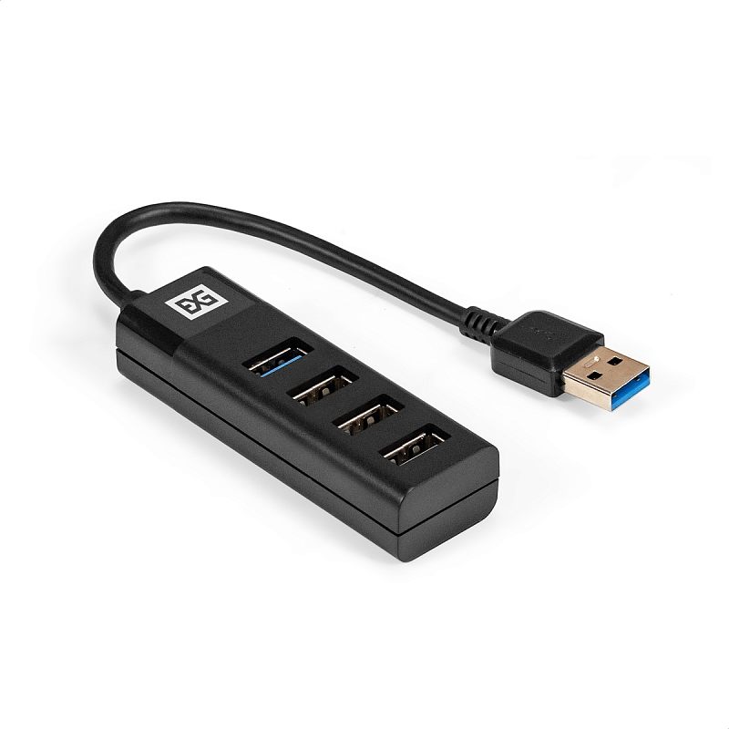 Фото-1 USB-хаб ExeGate DUB-3213 — вид под углом: компактный корпус с четырьмя портами USB-A (один с синей вставкой и три со светлыми), кабель USB-A со штекером с синей вставкой; чёрный; на белом фоне, чтобы различать порт USB 3.0 по цвету и общее число разъёмов.