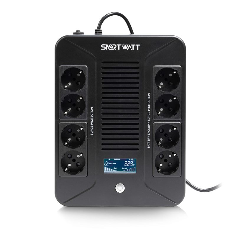 Фото-1 ИБП SmartWatt Safe Pro LCD 600, вид спереди: чёрный корпус brick, восемь розеток Schuko в двух вертикальных рядах, центральная вентиляционная решётка, небольшой LCD-дисплей и круглая кнопка питания снизу. Для страницы товара это важно, потому что фото показывает число розеток и фронтальную компоновку корпуса.