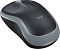 Фото-2 Беспроводная мышь Logitech M185, вид сверху под углом: чёрный корпус с серой боковой рамкой, колесо прокрутки и логотип logi на крышке; помогает увидеть посадку корпуса и цветовое исполнение товара.
