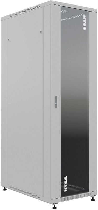 Фото-1 Напольный шкаф NTSS Premium 47U, серый, вид спереди слева под углом: высокая стеклянная передняя дверь с вертикальной ручкой, глухая боковая панель, внизу регулируемые опоры. Фото показывает фасад и боковую часть напольного шкафа. ([andpro.ru](https://andpro.ru/upload/iblock/73c/p7jxvkk46d5spi2vyt2j4bv5ytbyyd8j/9449fdfd_113b_11f0_96fb_6cb31103f52c_6c1782b6_1146_11f0_96fb_6cb31103f52c.jpg
