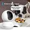 Фото-7 Поворотная Wi-Fi камера TP-Link Tapo C210, сюжетное фото с питомцем: белая камера на столе, собака рядом с миской печенья и реплика в облачке; баннер «Живое видео и аудио» показывает использование камеры для общения и наблюдения.
