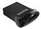 Фото-3 USB‑накопитель SanDisk Ultra Fit 16GB (SDCZ430), чёрный с прозрачным колпачком — ракурс под углом с противоположной стороны: логотип SanDisk на верхней панели, колпачок закрывает заднюю часть корпуса, на белом фоне; важно для страницы, чтобы показать форму корпуса с разных сторон.