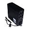Фото-3 ИБП ACD PW Slim 850 VA Tower 82N C34003 00G, вид спереди слева сверху. Показаны узкий чёрный корпус, верхние вентиляционные прорези, экран и три кнопки на лицевой панели, рядом уложен сетевой кабель. Подходит для страницы товара, где важно оценить форму корпуса и глубину устройства.