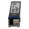 Фото-2 Трансивер D-Link DEM-330R 1000Base-BX-U, фронтальный вид разъёма. Видны оптический порт модуля, синяя защёлка и металлический корпус с выдвинутой верхней скобой. Изображение показывает форму разъёма и механизм фиксации SFP-модуля, что важно для страницы товара.