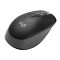 Фото-3 Беспроводная мышь Logitech M190, тёмно-серая, вид сверху под углом; видны округлая спинка, серое колесо прокрутки, точечная центральная полоса и боковая поверхность с вертикальной текстурой; изображение показывает форму корпуса и фактуру боковины для карточки товара.